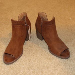 Universal Thread Booties - Brown Size 9M